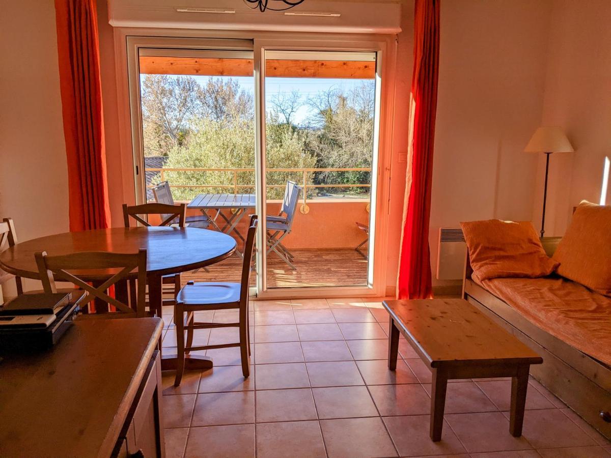 Maisonnette Dans Domaine Avec Piscine A Nyons, Pays Des Olives Exterior photo