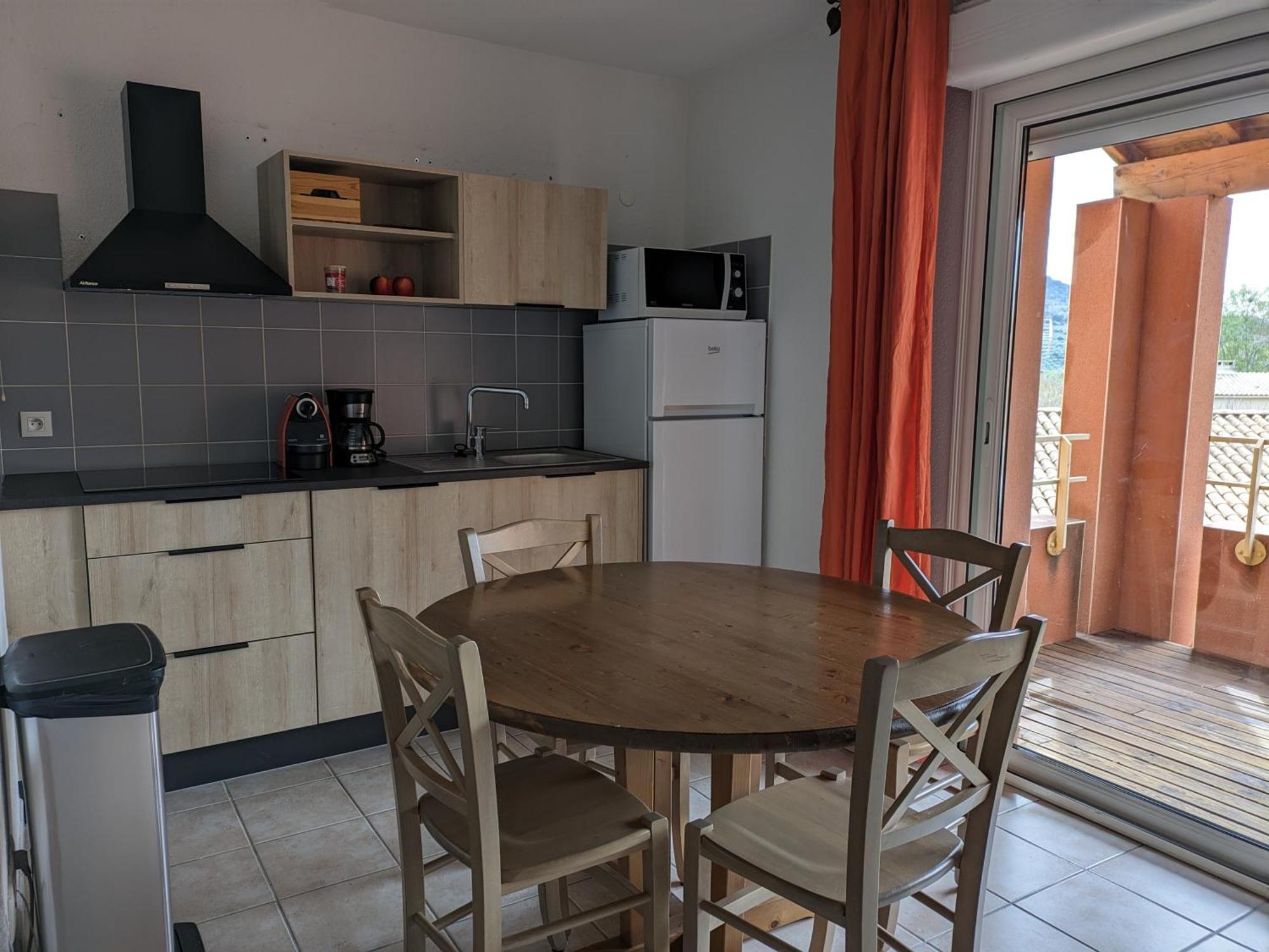 Maisonnette Dans Domaine Avec Piscine A Nyons, Pays Des Olives Exterior photo